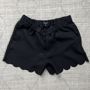 Madewell black scallop shorts. Size small. Never worn.